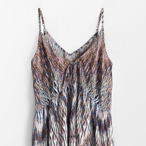 Boho V-Neck Mini Dress. V neck and a v-back - Picture 3 of 4